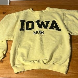 VINTAGE IOWA MOM Pastel Crewneck